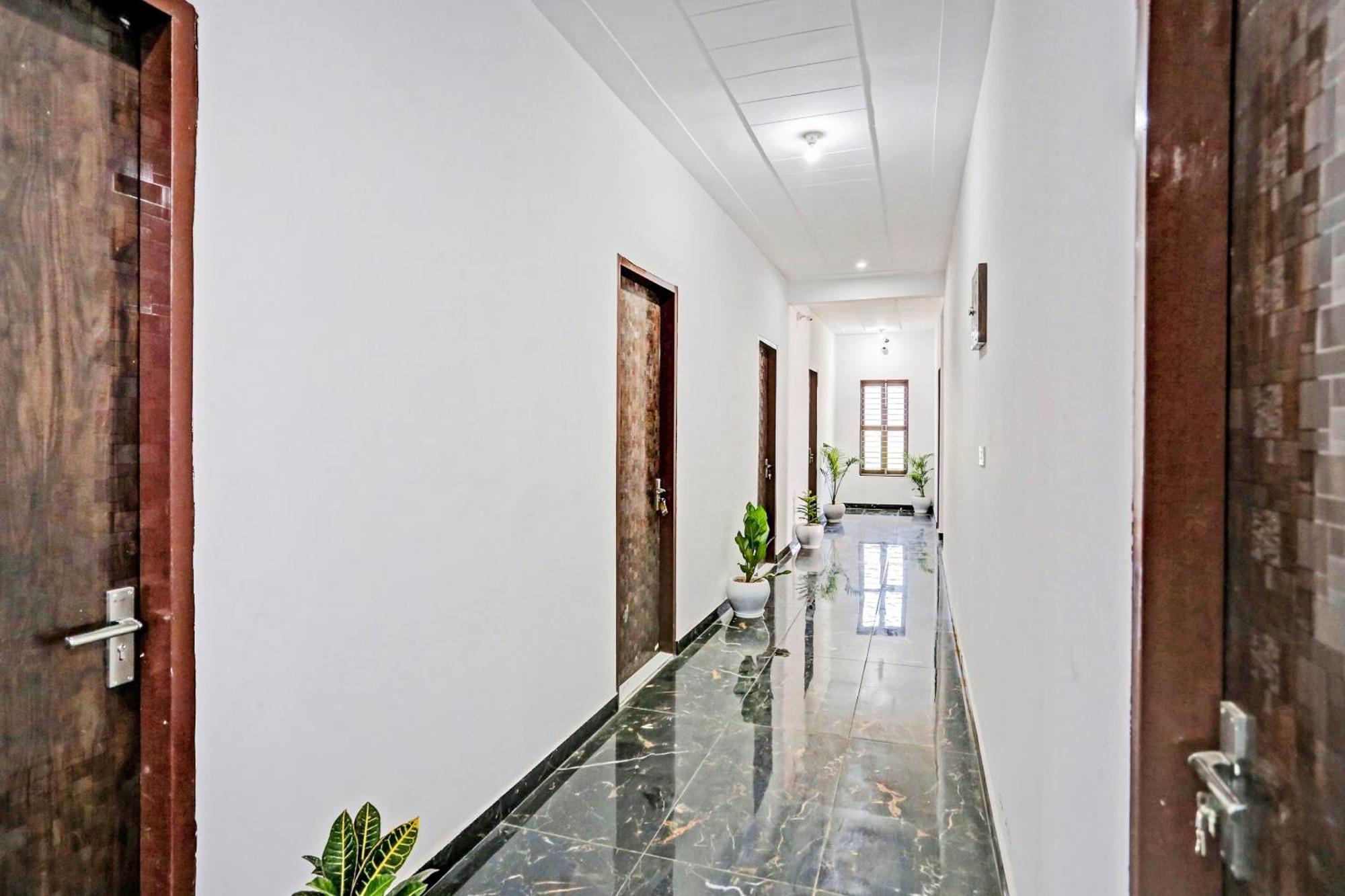 Collection O The Royal Fern Hotel Farrukhnagar Exterior photo